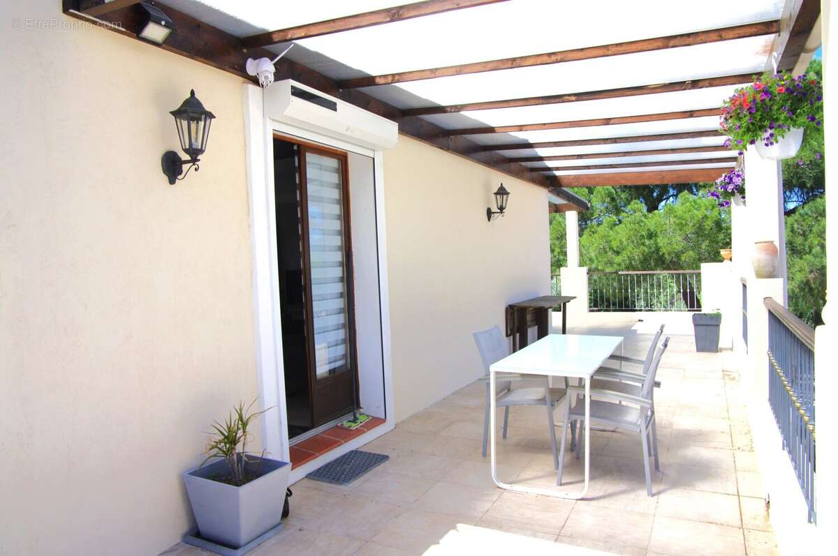Maison à LE MUY
