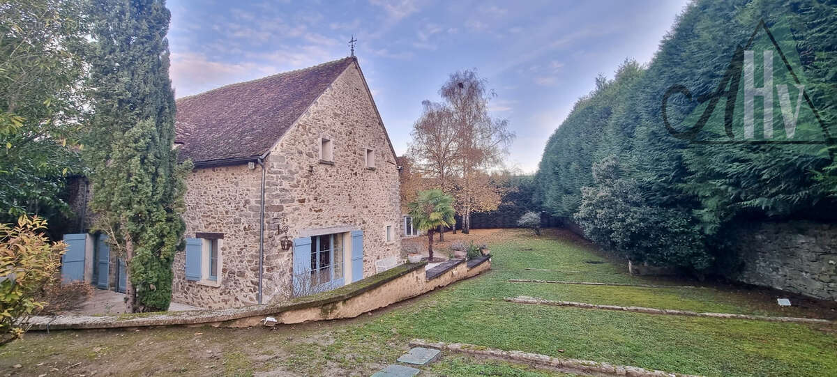 Maison à CHALAUTRE-LA-GRANDE