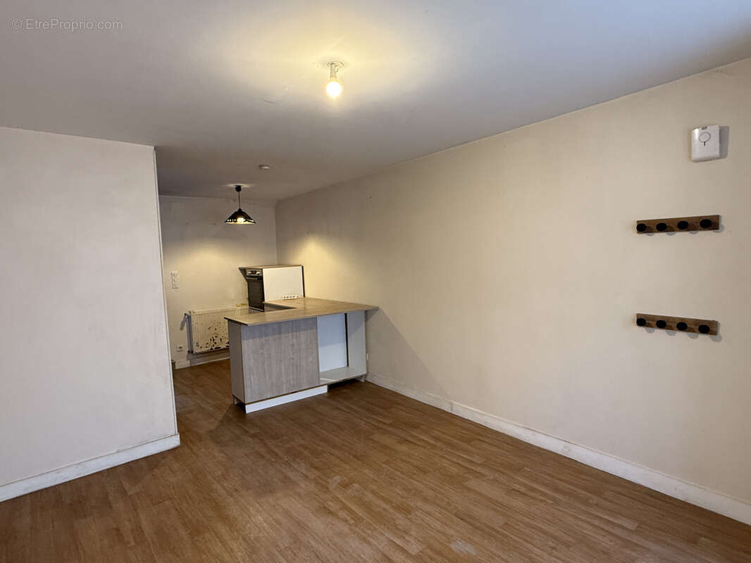 Maison à MAGNAC-BOURG