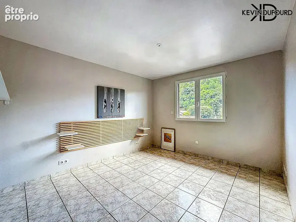 Maison 100 m² à Vals-Les-Bains  - photo 7