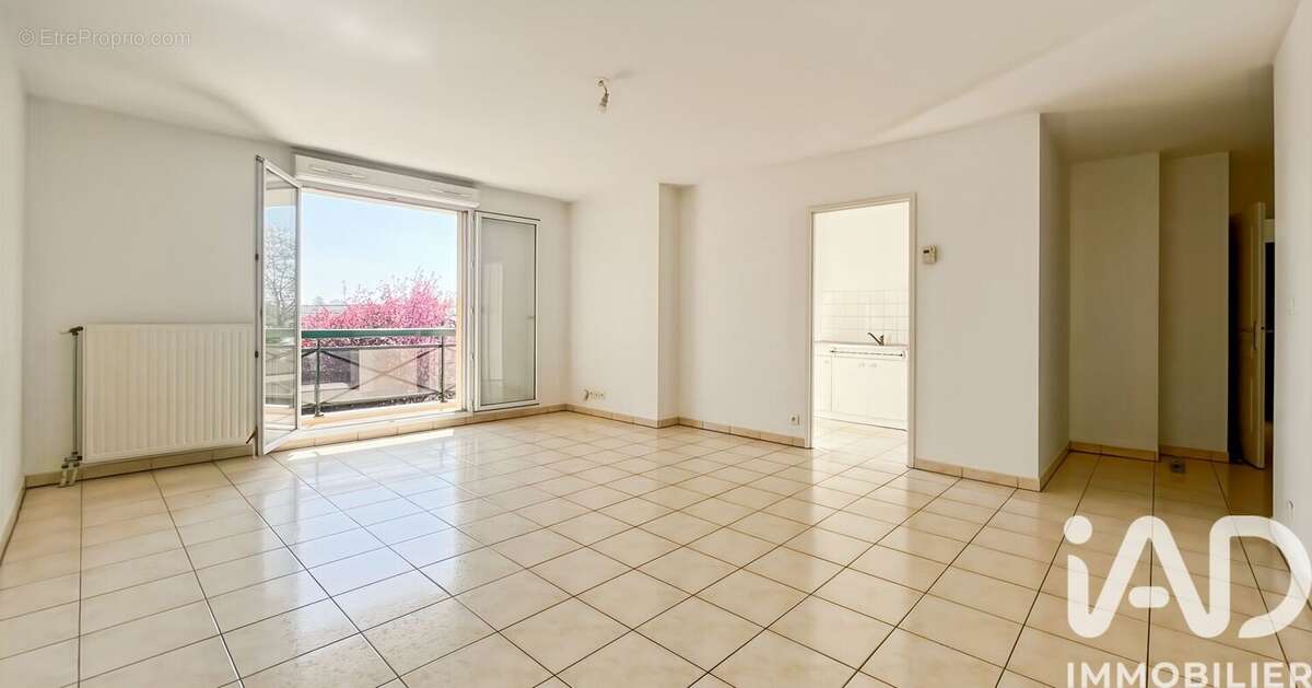 Photo 2 - Appartement à BRIE-COMTE-ROBERT