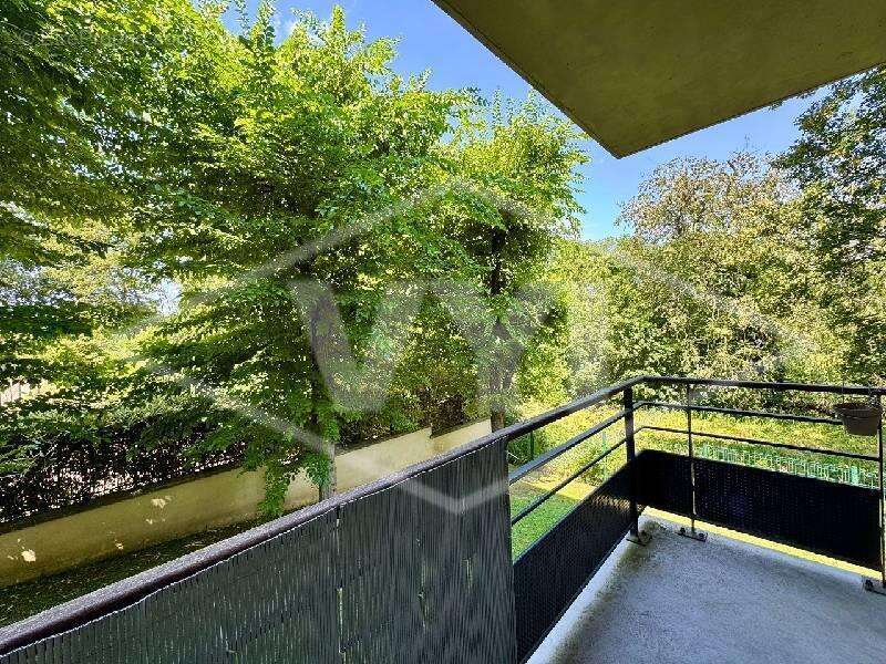 Appartement à COMBS-LA-VILLE