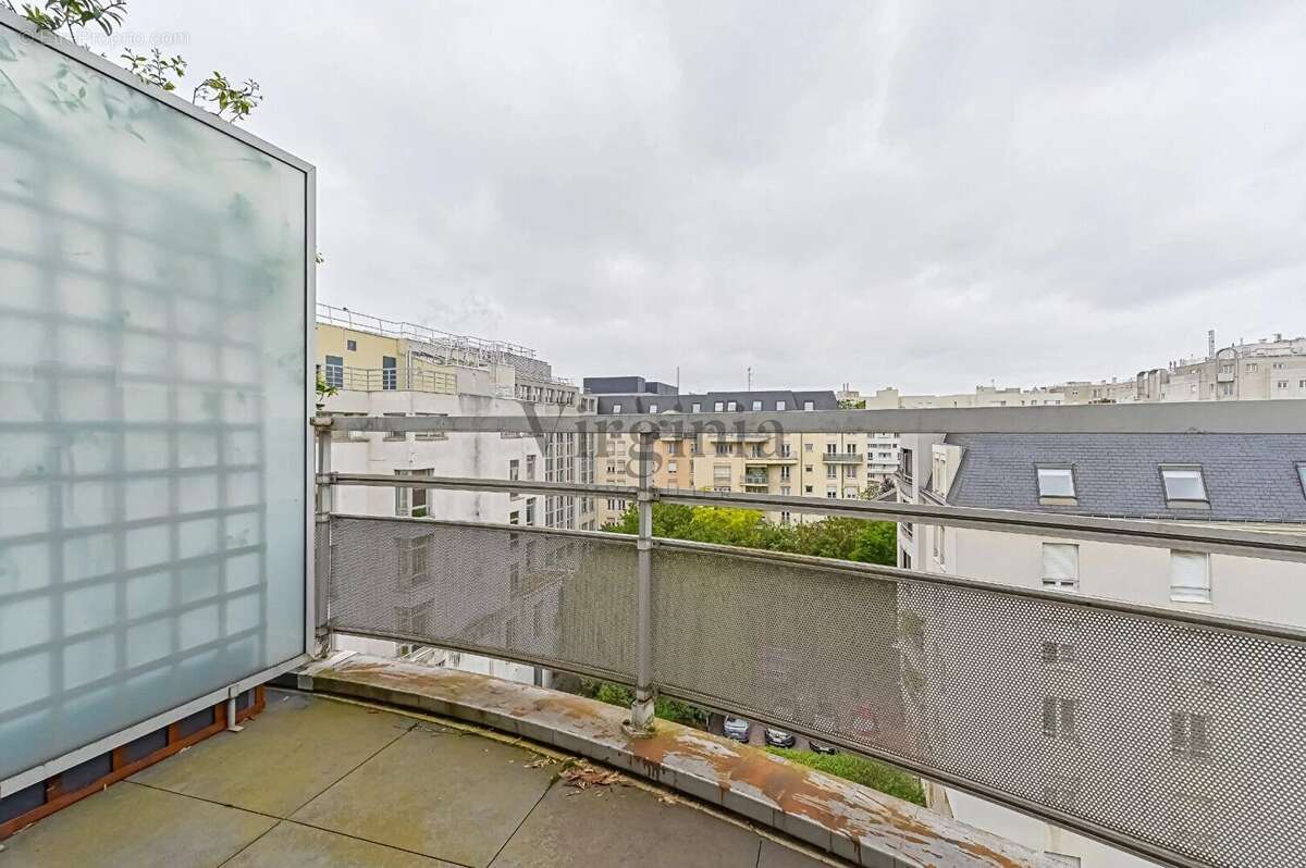 Appartement à CHARENTON-LE-PONT