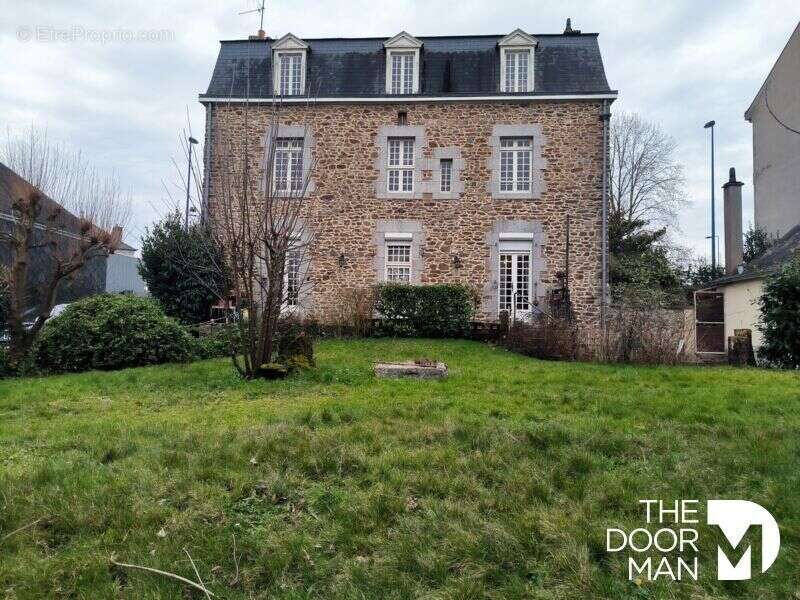 Maison à MAYENNE