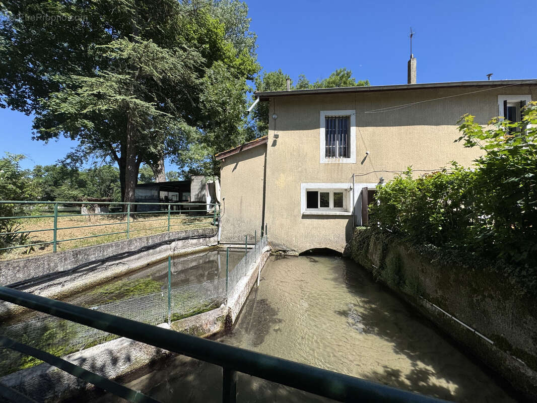 Eco lieu pour agrotourisme bar, restaurant sur 6 hectares environ - photo 2