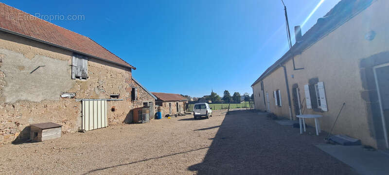 Maison à LES GUERREAUX