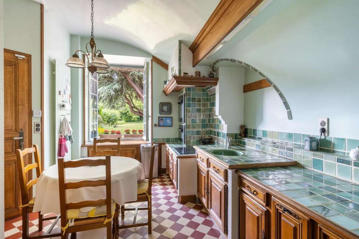 Maison de 8 pièces de 235 m² à Dammartin-en-Serve - photo 12