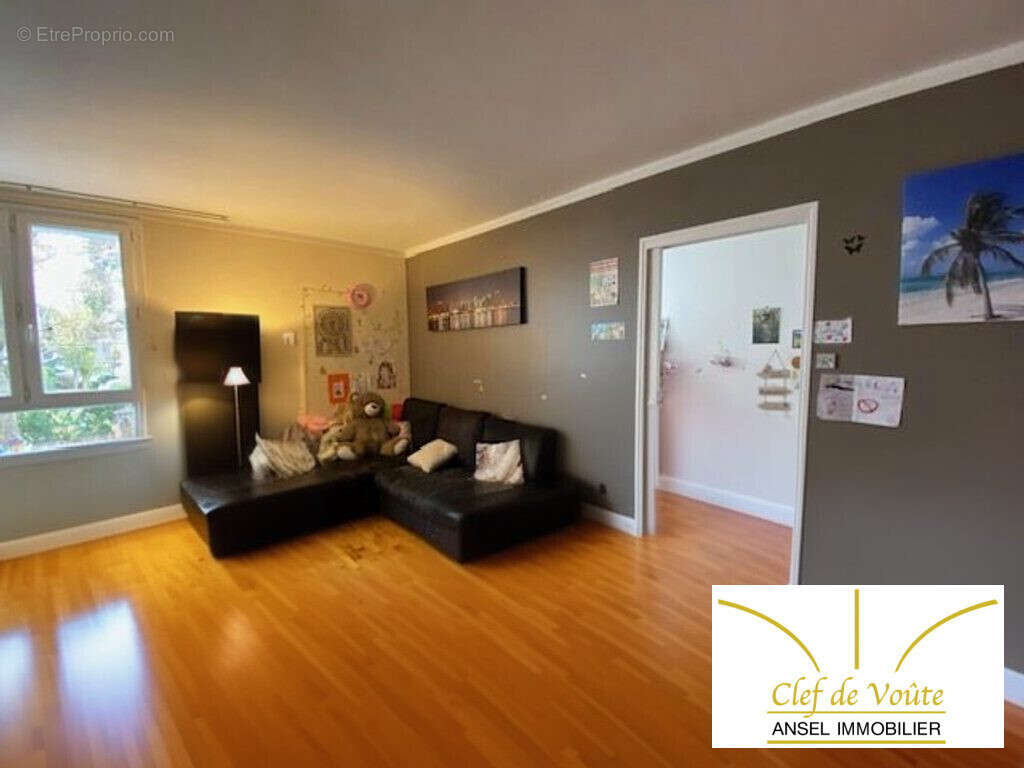Appartement 81 m² à Rueil-Malmaison  - photo 4