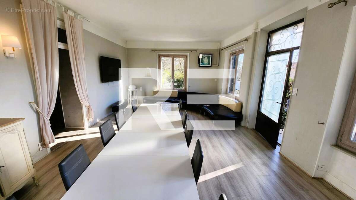 Maison à VEZENOBRES