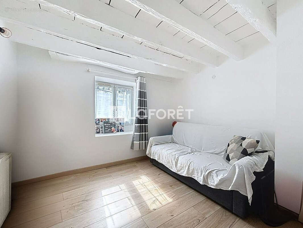 Maison à MONTMERLE-SUR-SAONE