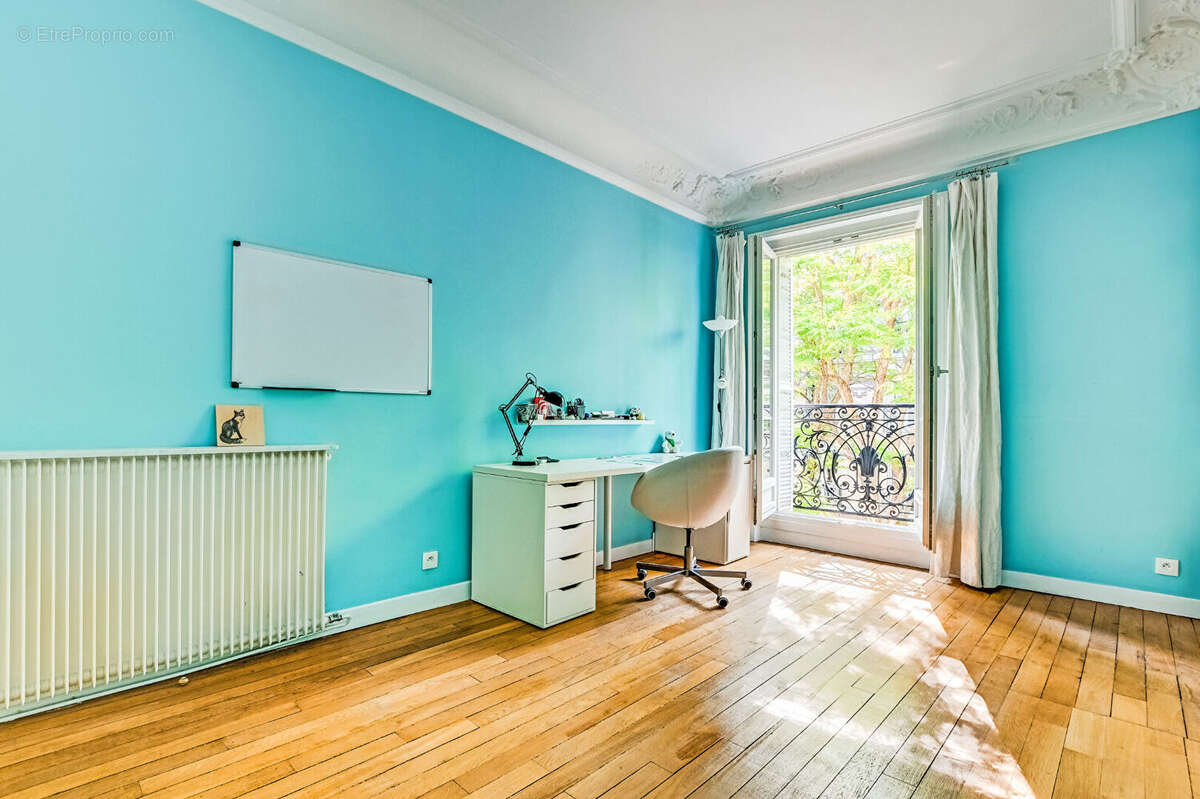 Appartement à PARIS-19E