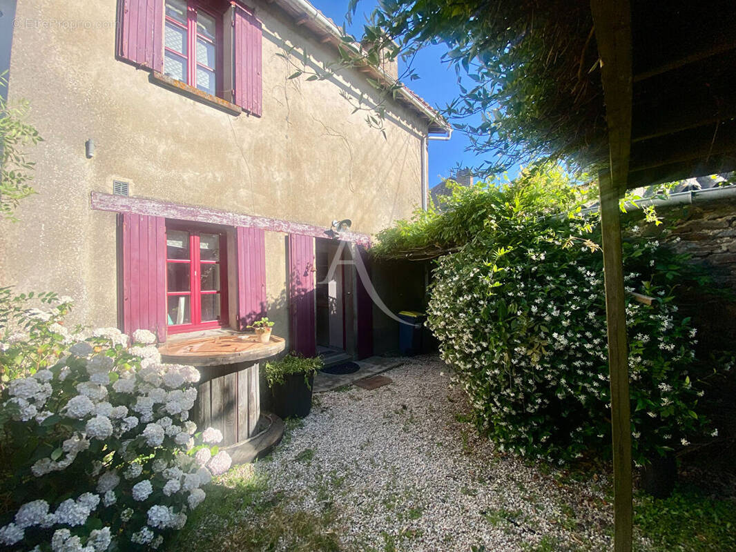 Maison à SAINT-COLOMBAN
