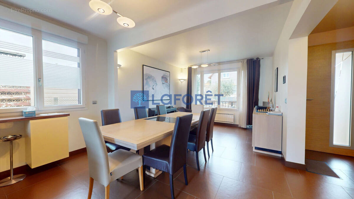 Maison à ATHIS-MONS