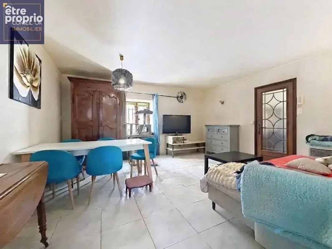 Maison de ville 106 m² – 3 chambres avec jardin et stationnement – Saint-Genis-Laval centre – Métro B - photo 5