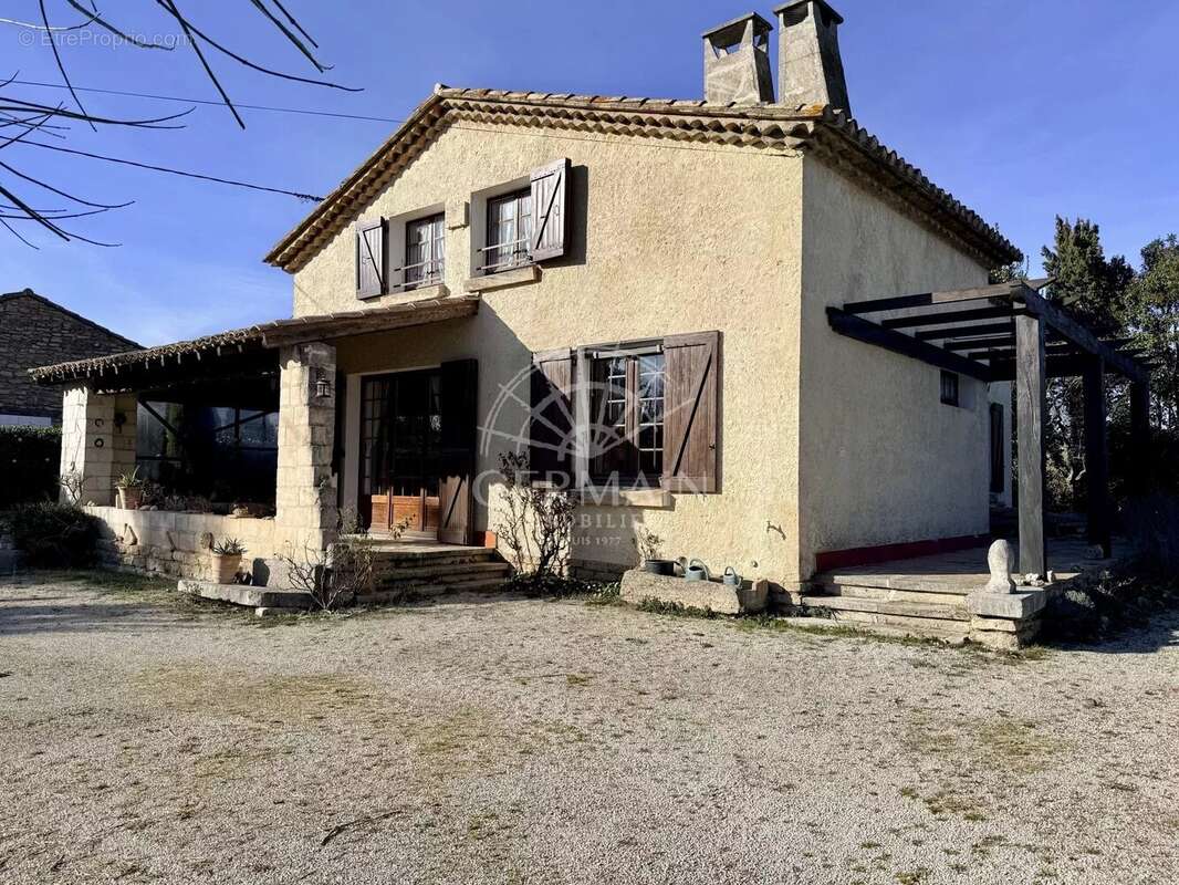 Maison à L'ISLE-SUR-LA-SORGUE