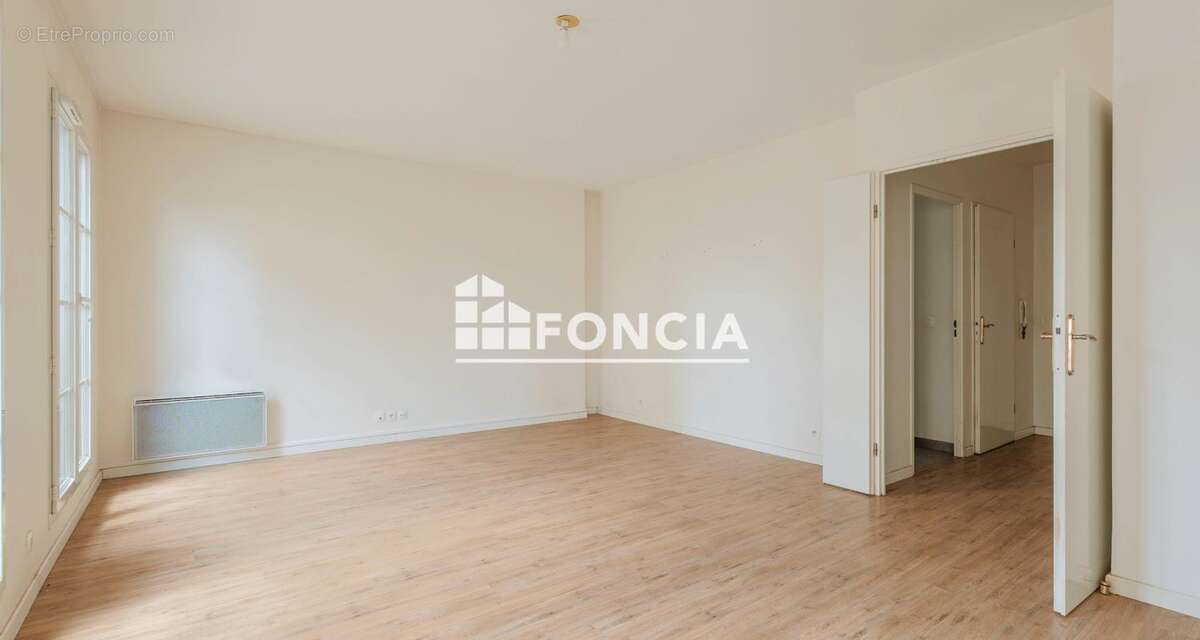 Appartement à BAILLY-ROMAINVILLIERS