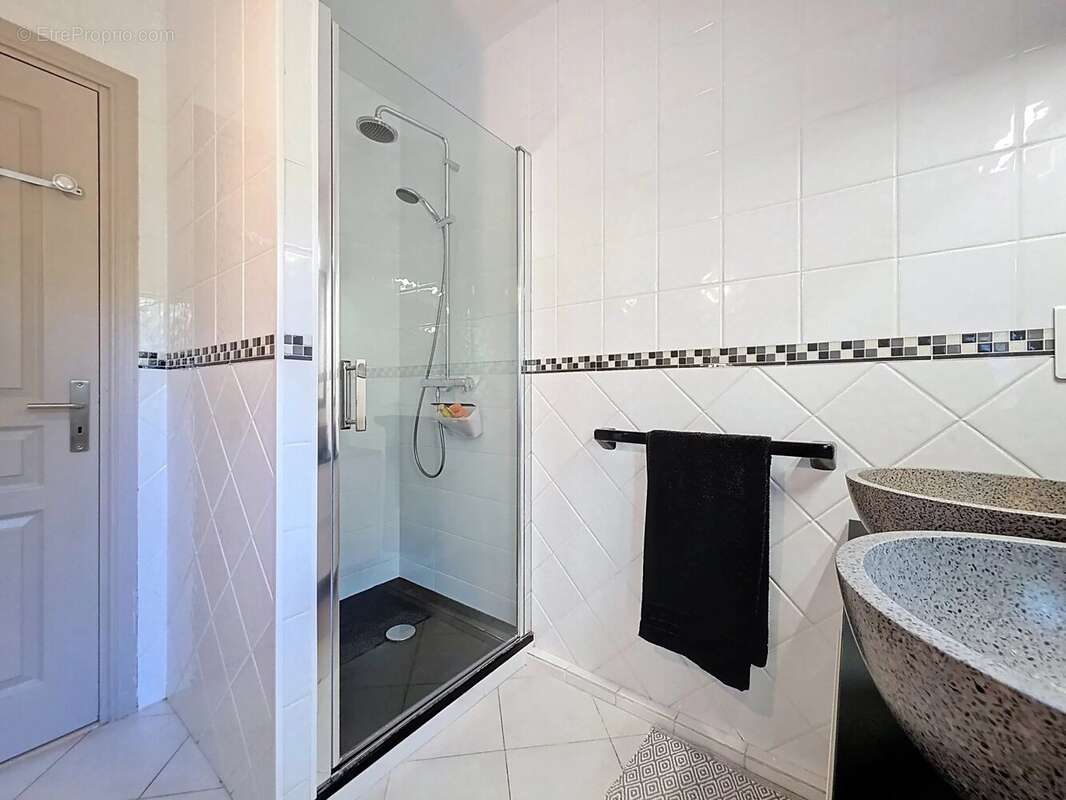 Maison à ROQUEFORT-LES-PINS