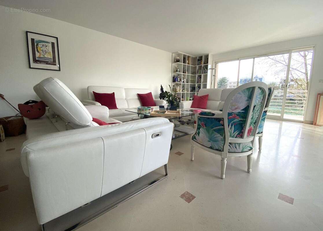 Maison à CHENNEVIERES-SUR-MARNE