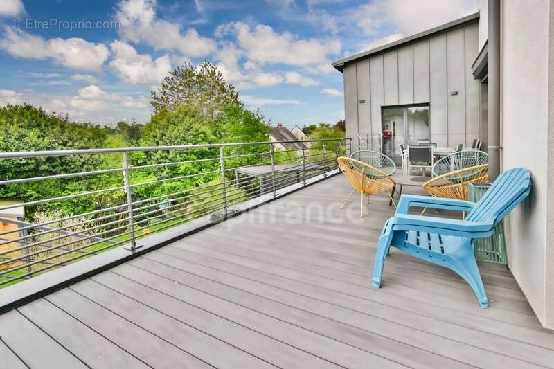 Maison à MONTREUIL-SOUS-PEROUSE