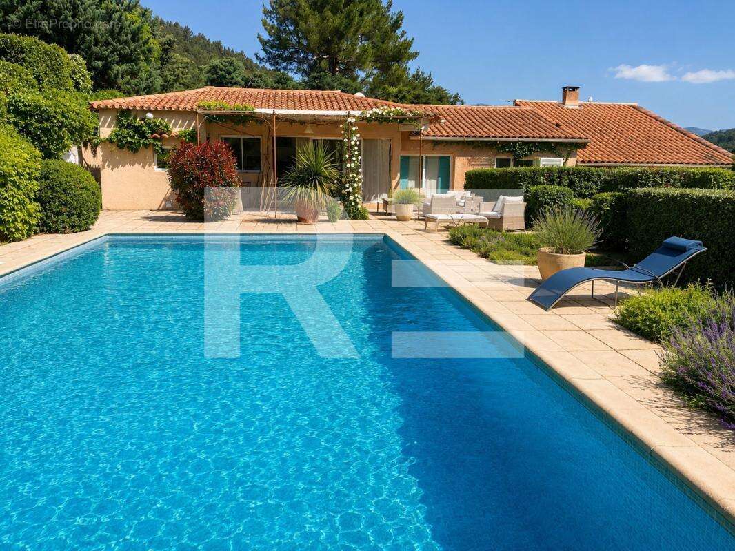 Superbe propriete avec piscine dependances la sainte baume - photo 3