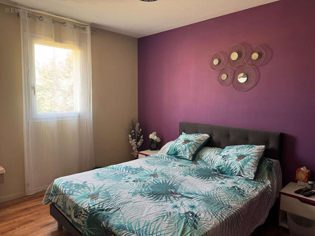 Maison de plain pied avec terrain clos - THIRE - photo 5