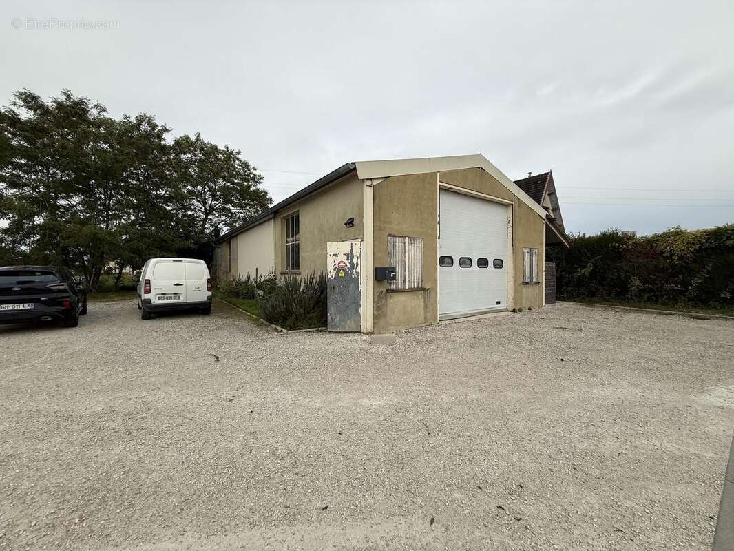 Photo 4 - Commerce à MESNIL-SAINT-PERE