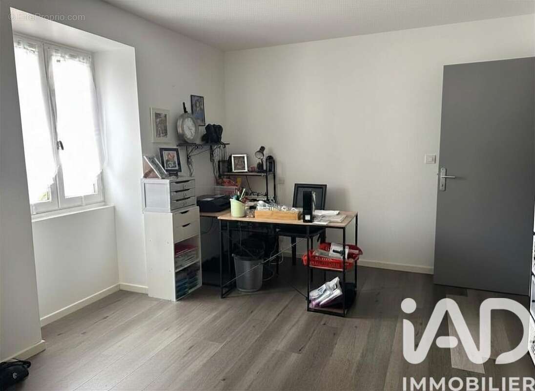 Photo 8