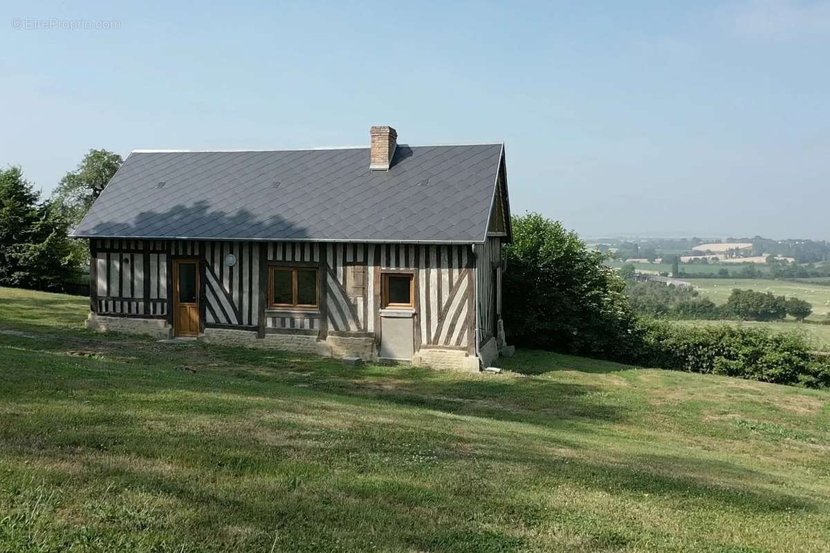 Maison à SAINT-PIERRE-SUR-DIVES