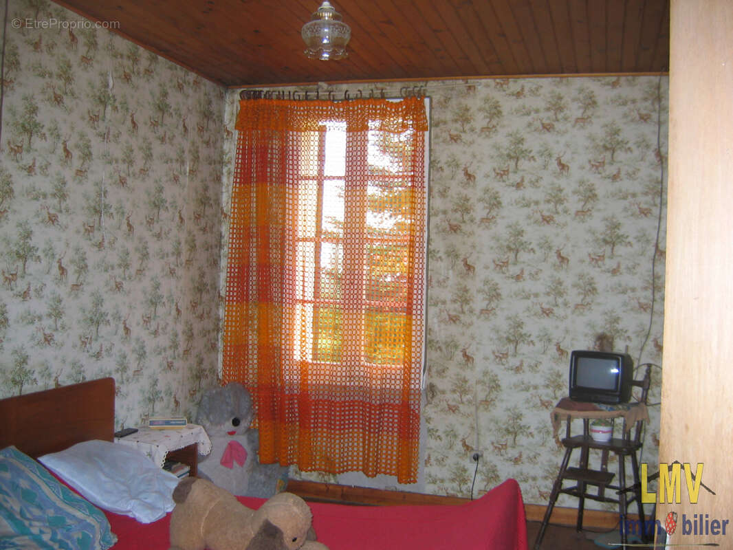 Maison à LES SALLES-DE-CASTILLON