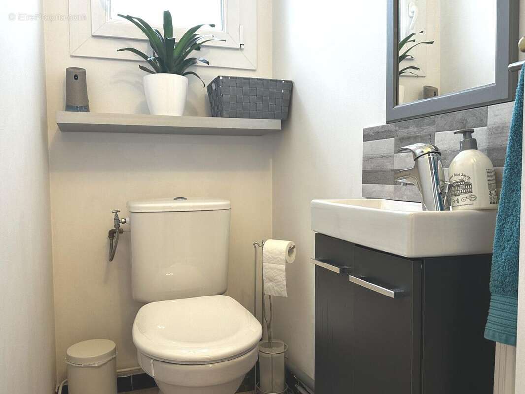 WC - Maison à LAUZUN