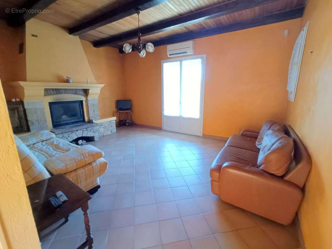 Maison 61 m² à Tavernes  - photo 5