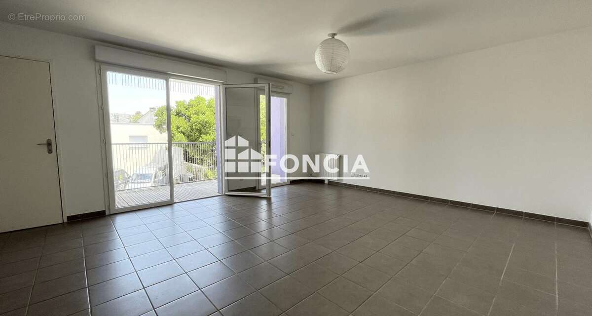 En exclusivité Foncia : situation idéale au coeur du bourg pour ce T3 récent - photo 3