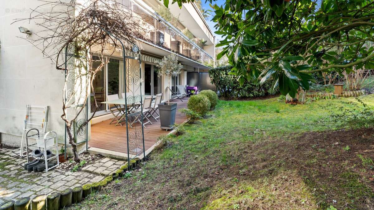 Appartement à GARCHES