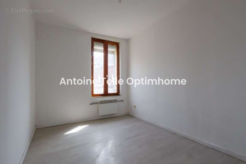 Le Cateau 59360 - Opportunité d'investissement - Maison de deux chambres avec cour intérieure - photo 7