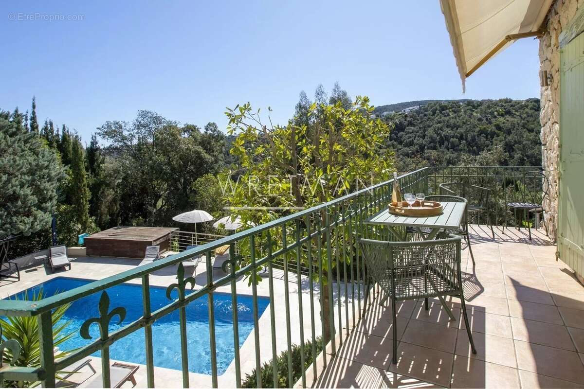 Maison à MANDELIEU-LA-NAPOULE