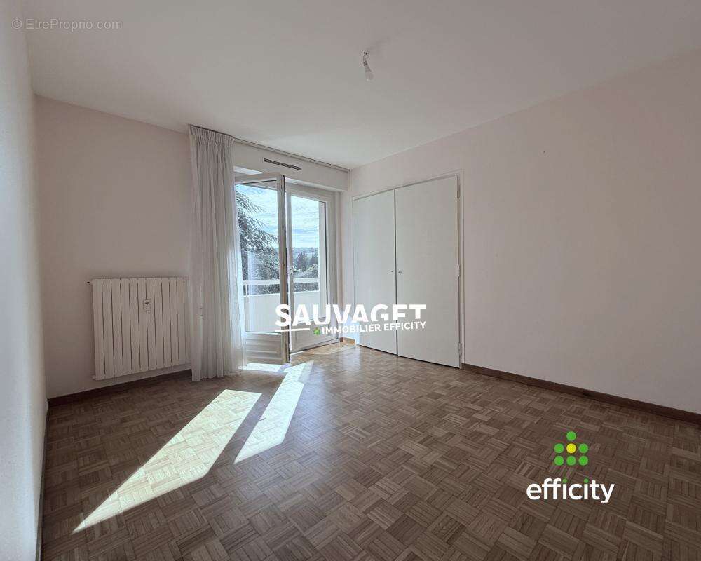 Appartement à REIGNIER