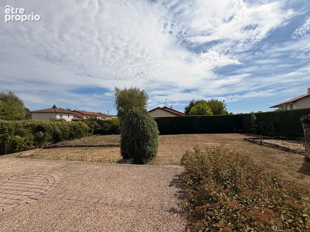 Une maison facile à vivre de plain pied sur un beau terrain clos de 996 m² ! - photo 12