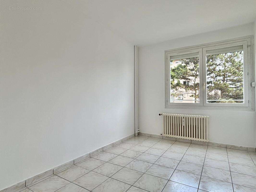 Appartement à CHENOVE