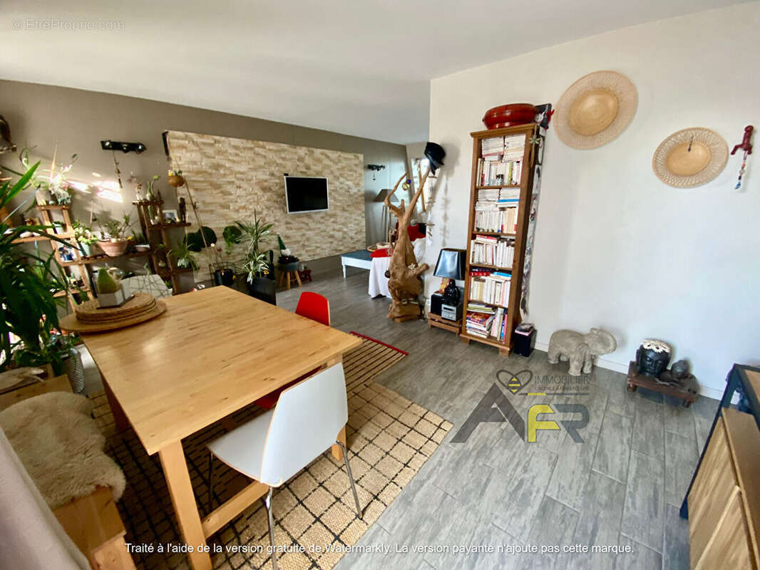 Appartement à SARTROUVILLE