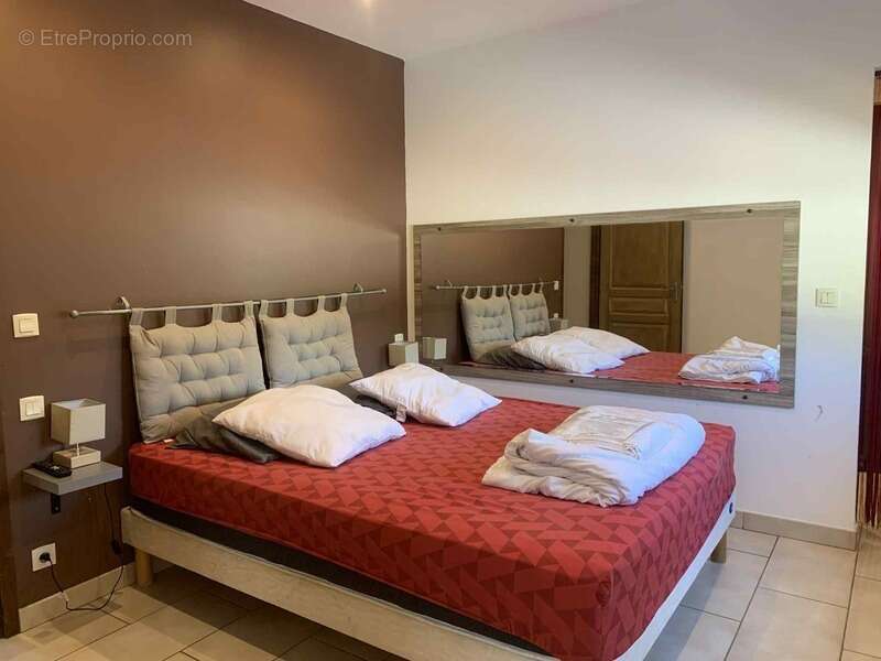 Maison avec studio indépendant et piscine chauffée – 2300 m² de terrain – CHABESTAN (05) - photo 15