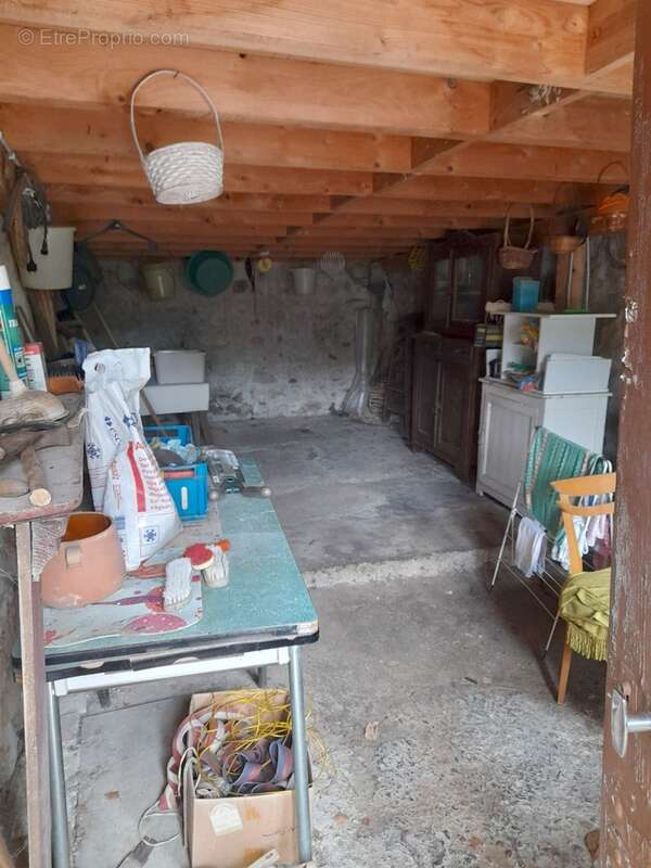 Maison à Cussy en Morvan  de 136 m2 - 8 pièces - diverses dépendances - terrain 1182 m2 - photo 19