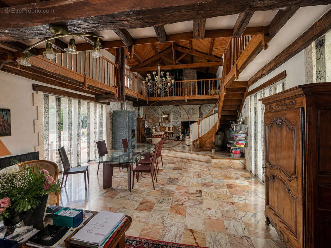 Maison à CHAMPNIERS