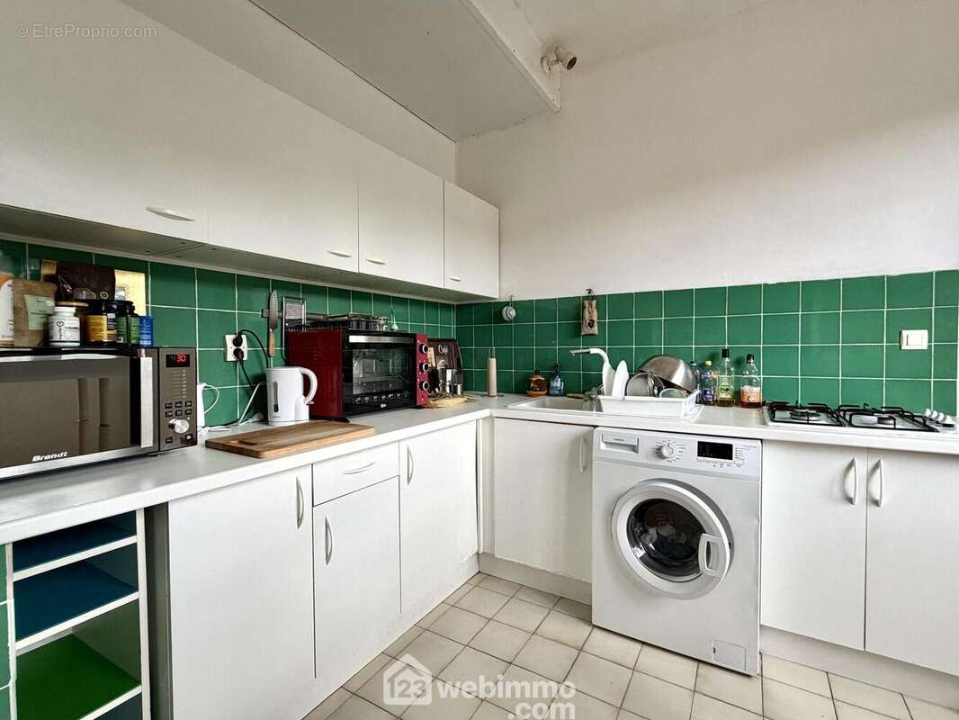 Cuisine indépendante de 11 m2 - Appartement à BIGUGLIA