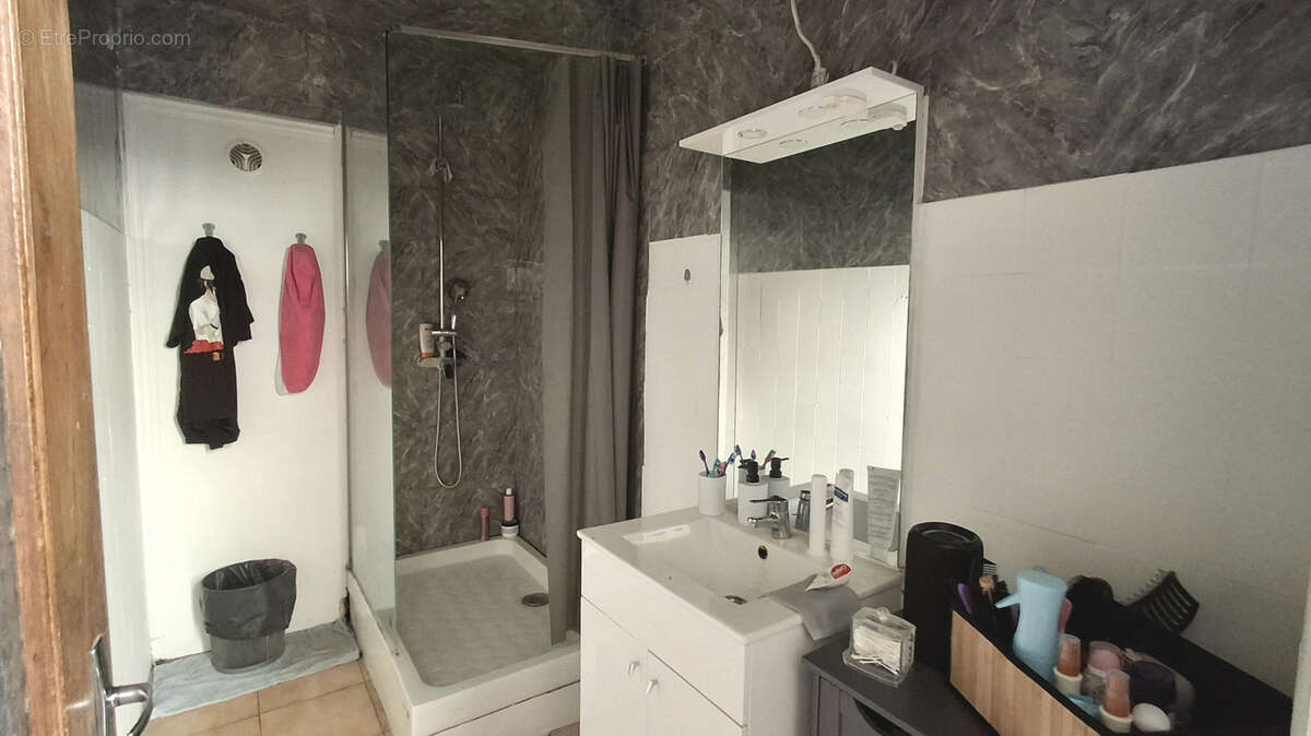Appartement T3 avec cour privative - photo 7