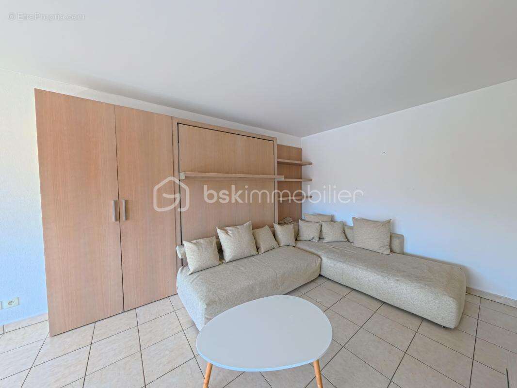 Appartement à VALLAURIS