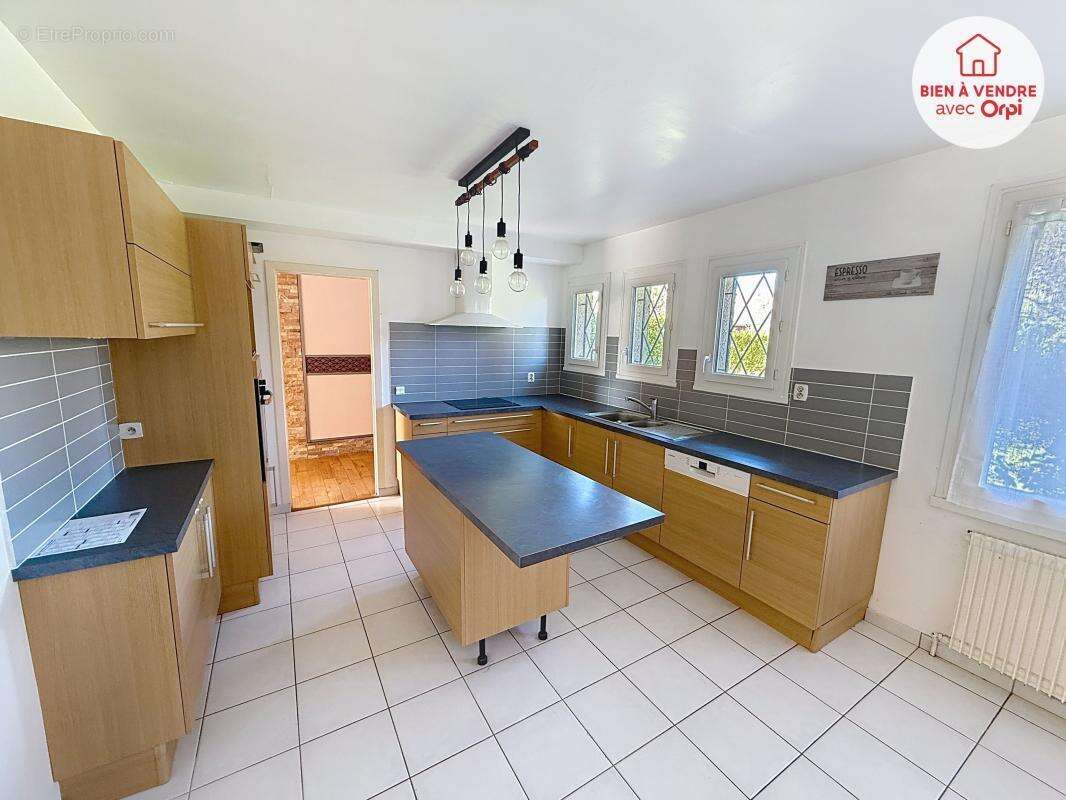 Maison à OINVILLE-SUR-MONTCIENT