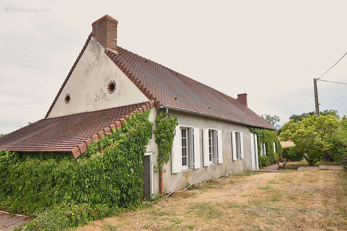 Maison avec cachet et beau terrain : - photo 3