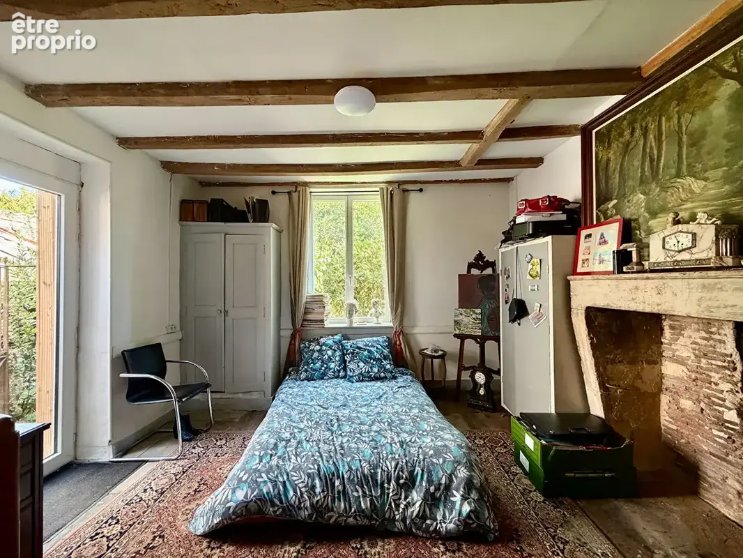 Belle maison de ville de caractère avec de beaux volumes, jardin privé au coeur de Ruffec - photo 6