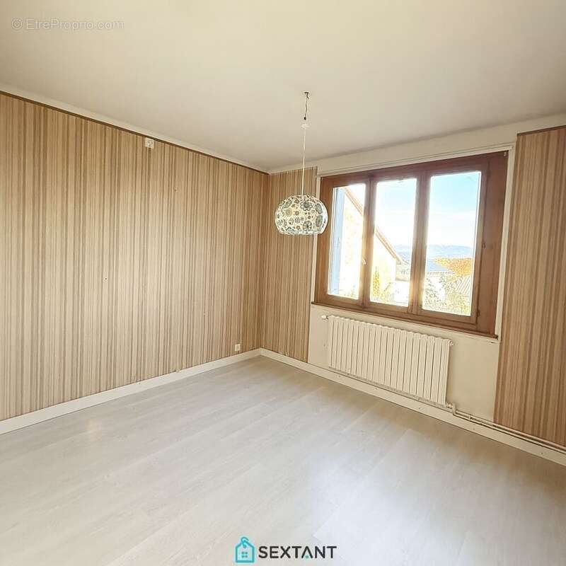 Maison à DIVONNE-LES-BAINS