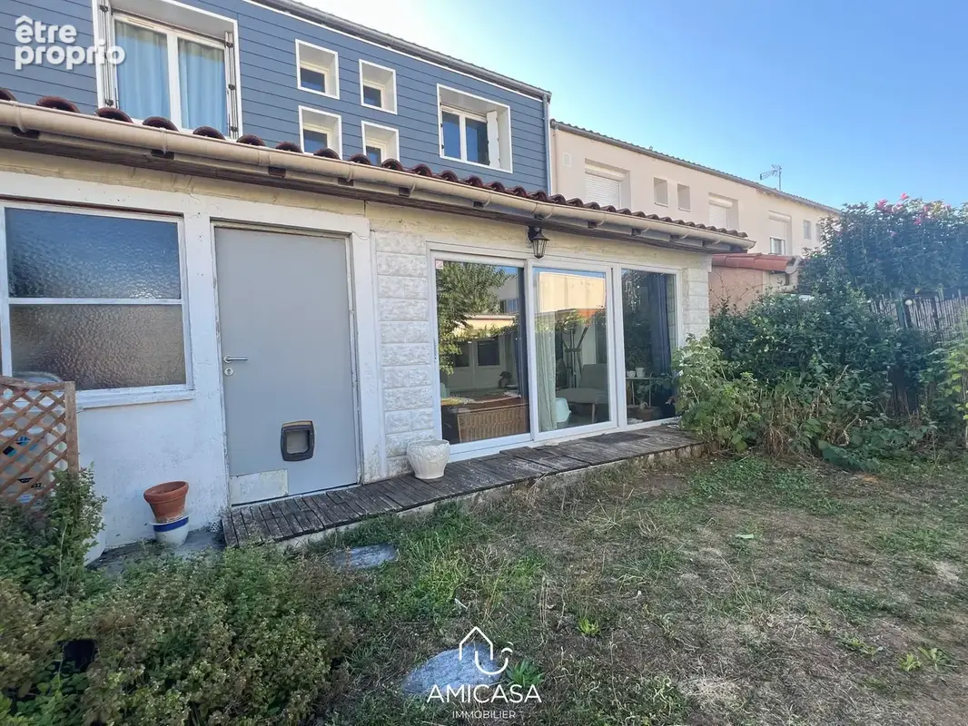 NIORT (proche avenue de la rochelle ) - MAISON T4 - 86m2 avec garage et jardin - photo 11